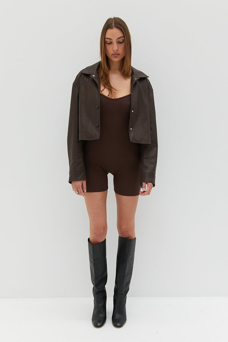 https://cdn.shopify.com/s/files/1/0864/4252/files/Look_11_354fa04f-1793-4e39-ad75-e304641357dc.mp4?v=1633312322