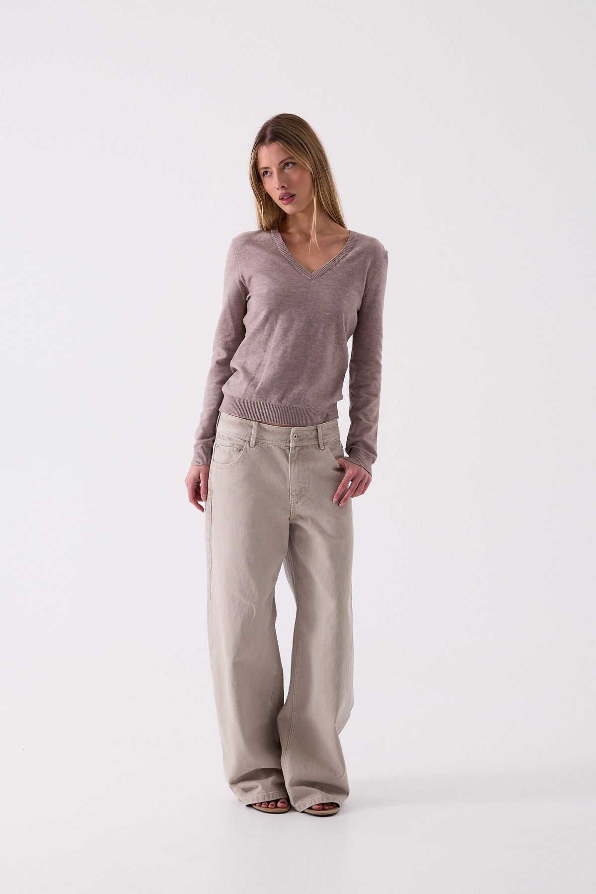 Anouk V-Neck Knit in Beige – front view