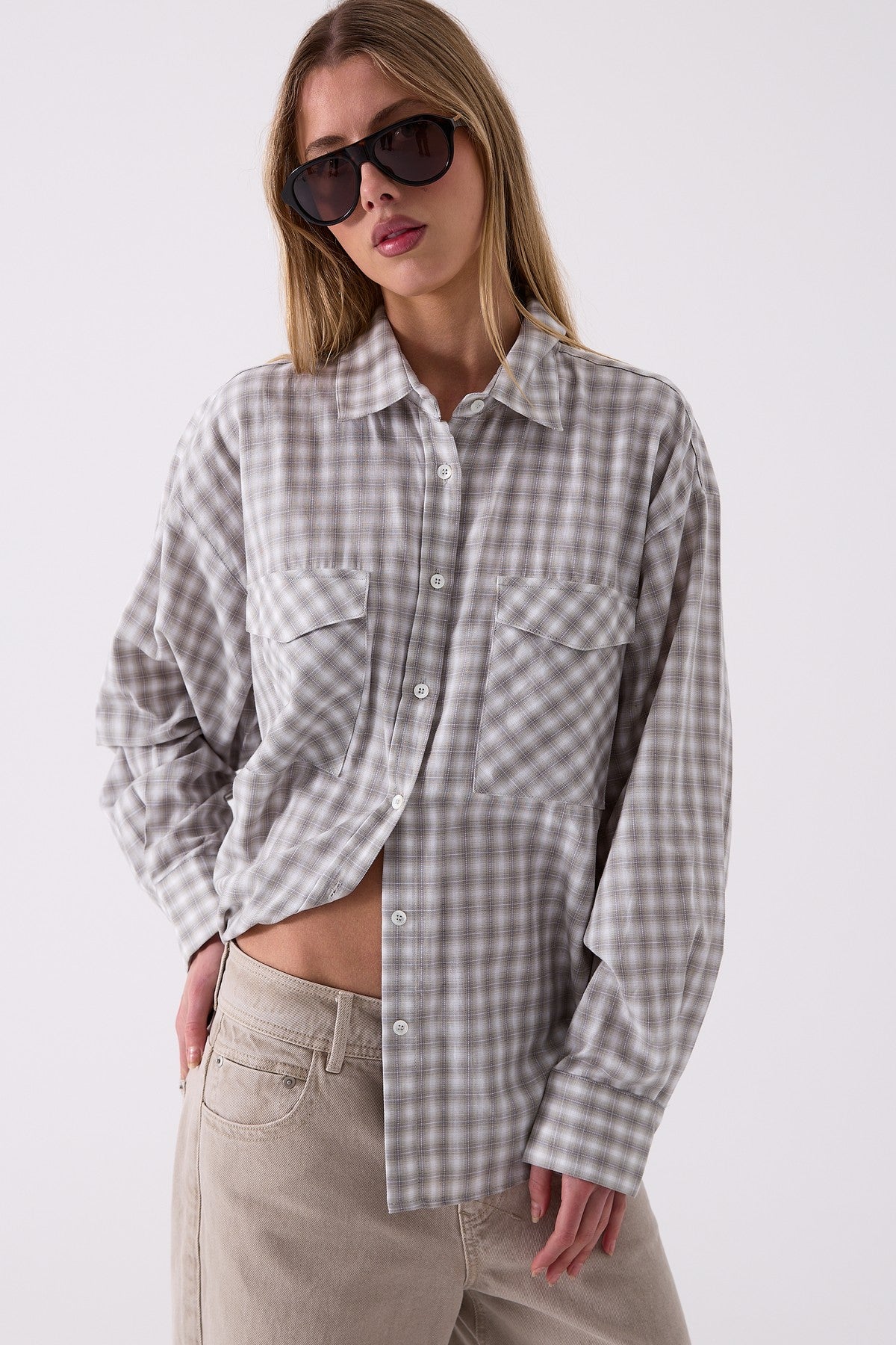 Harper Check Shirt in Grey – close up detail