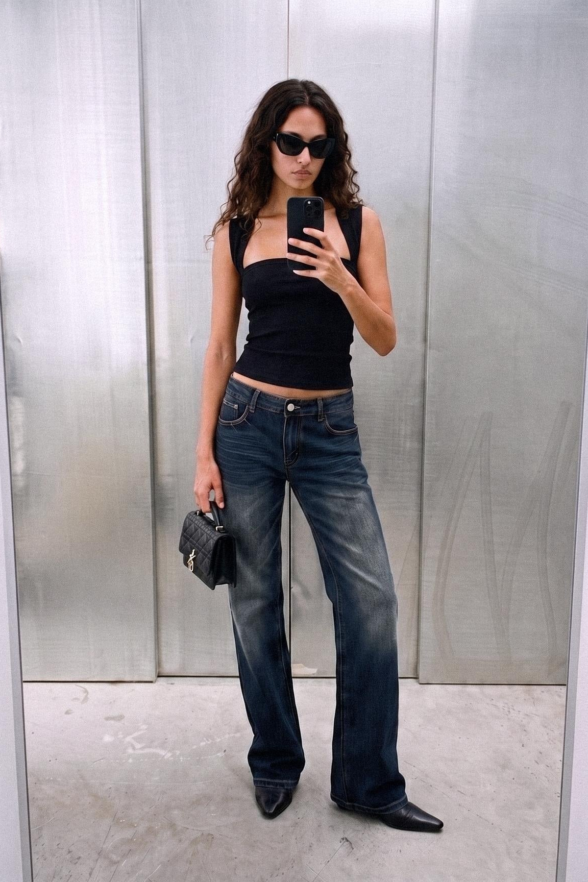Remi Low Front Top Black - worn, behind the scenes