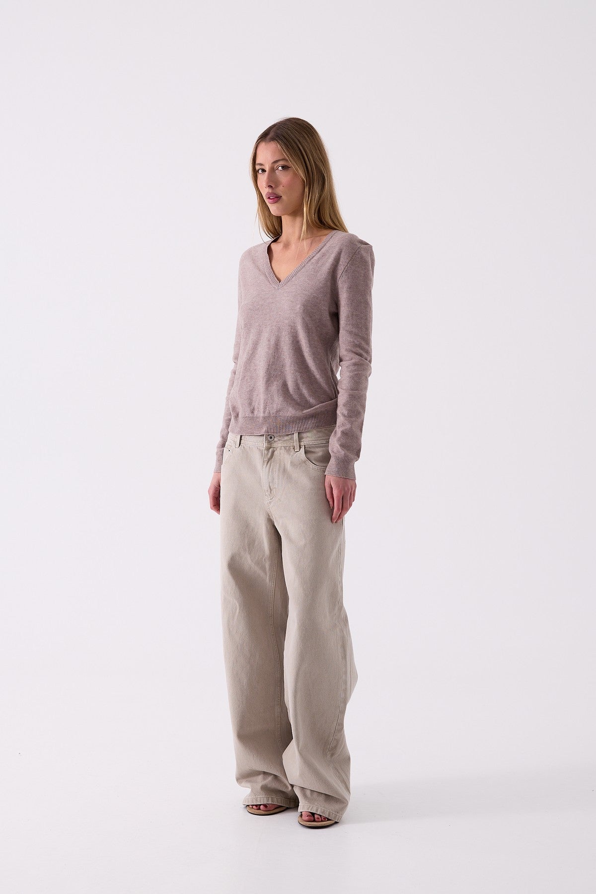 The Wide Leg Jean in Ecru – side view